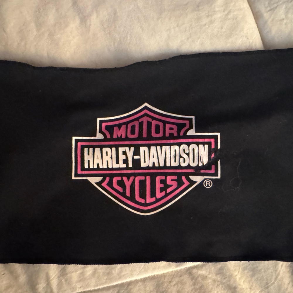 Harley-Davidson Black and Pink Logo head band.